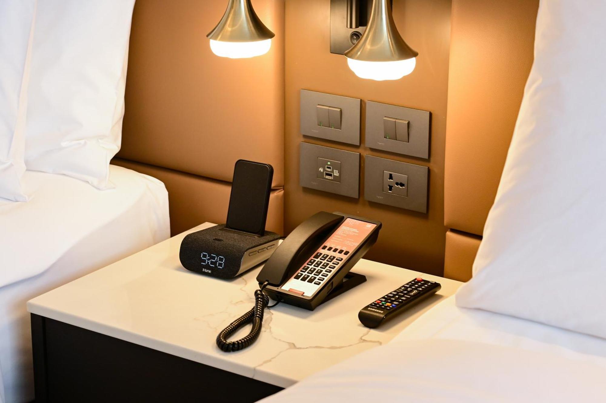 Hotel Madi Paidi Bangkok, Autograph Collection Extérieur photo